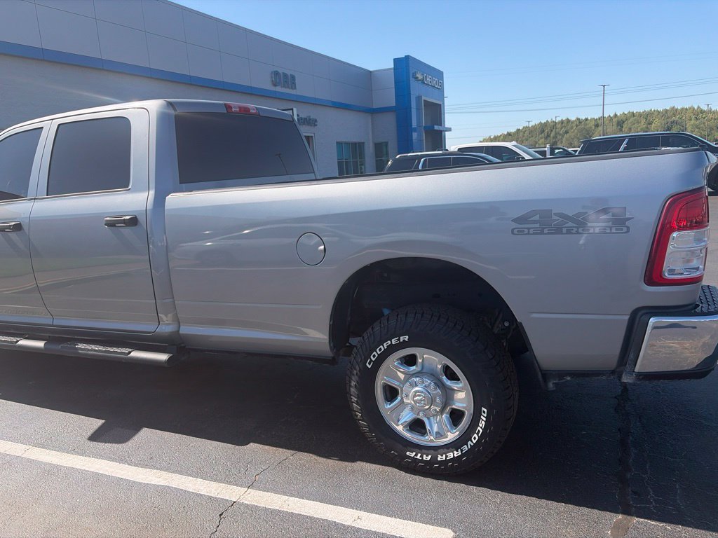 Used 2022 RAM 2500 Tradesman w/ Chrome Appearance Group AWD/4WD image 14
