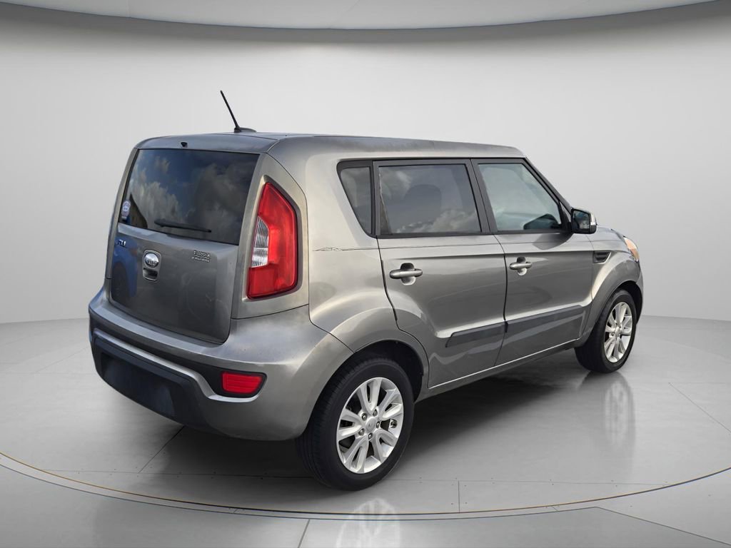 Used 2013 Kia Soul + FWD image 4