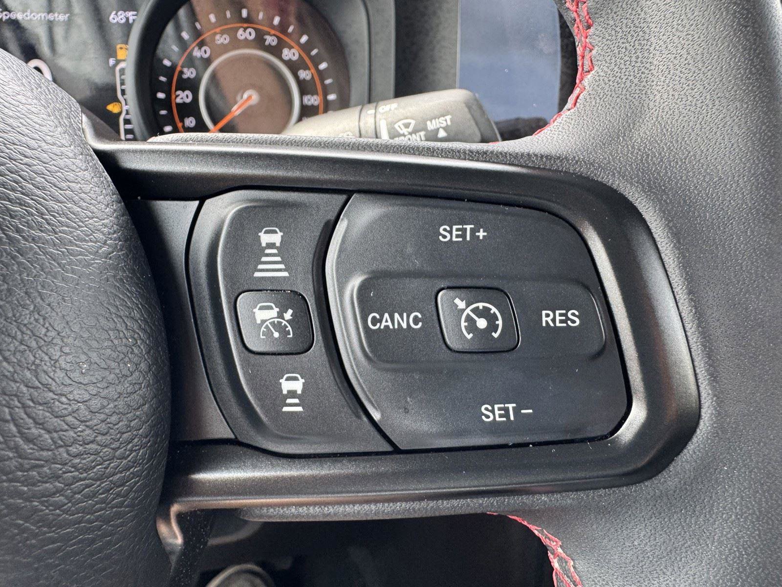 Used 2024 Jeep Gladiator Rubicon w/ Technology Group AWD/4WD image 18