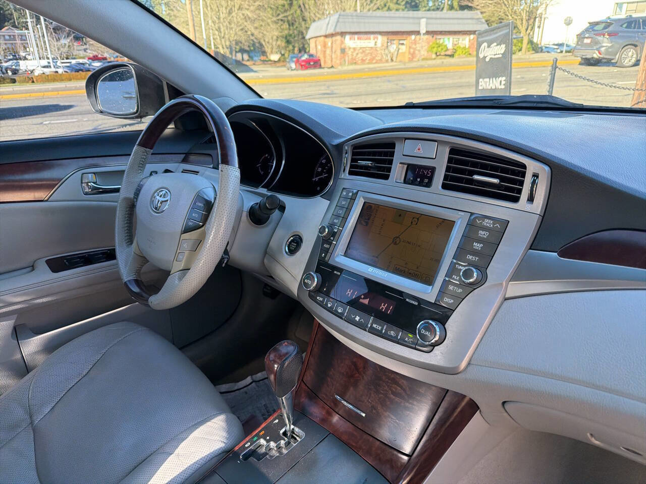 Used 2011 Toyota Avalon Limited image 16