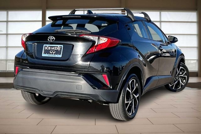 Used 2022 Toyota C-HR XLE image 2