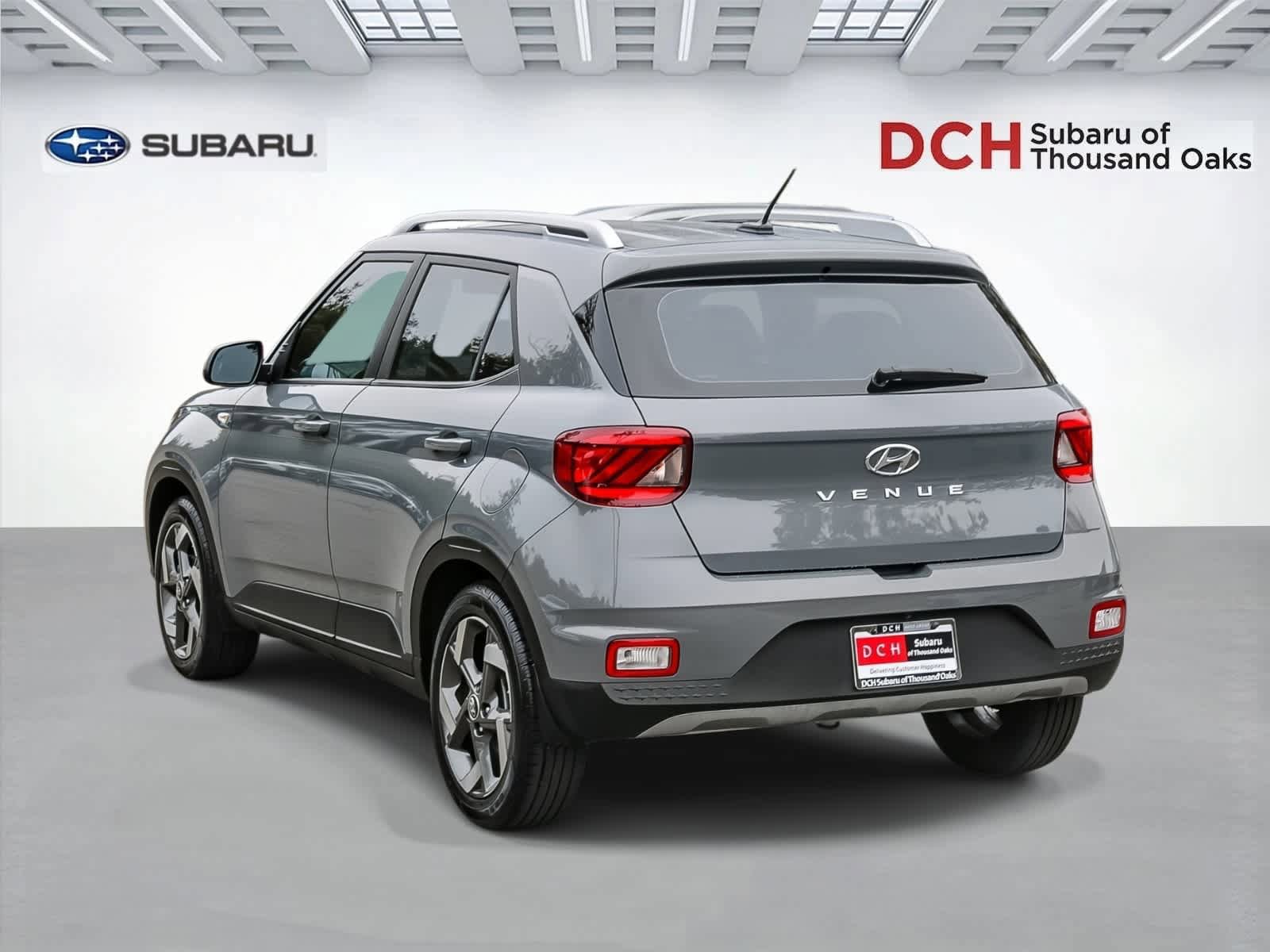 Used 2023 Hyundai Venue SEL FWD image 6