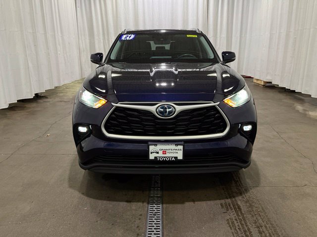 Used 2021 Toyota Highlander XLE AWD/4WD image 8