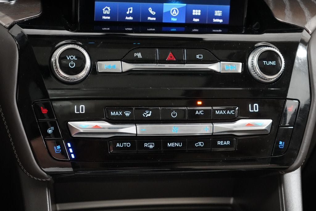 Used 2021 Ford Explorer Platinum w/ Equipment Group 601A AWD/4WD image 29