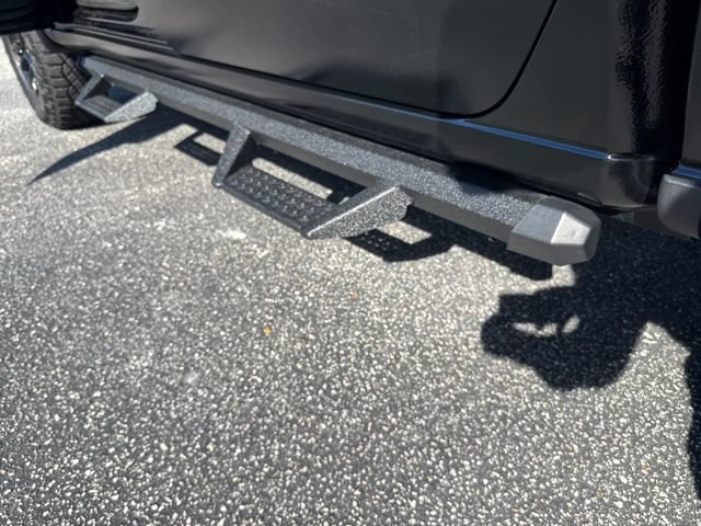 Used 2023 Chevrolet Silverado 1500 ZR2 w/ Technology Package AWD/4WD image 31