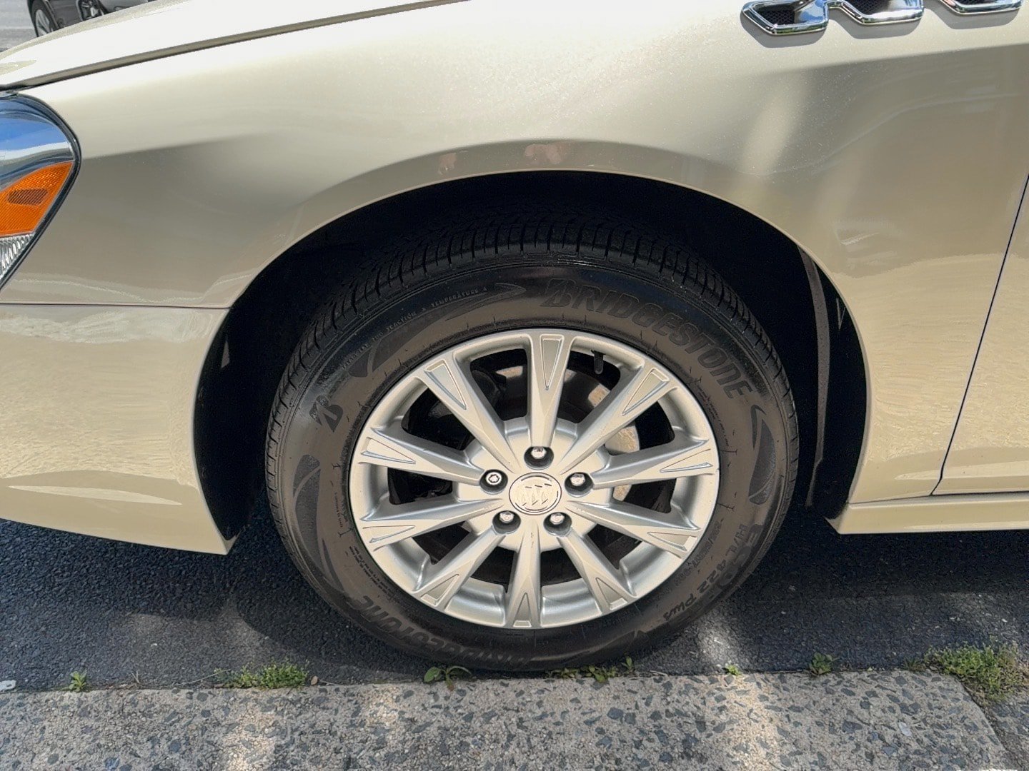 Used 2011 Buick Lucerne CXL FWD image 26