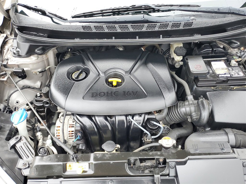Used 2016 Hyundai Elantra SE image 9