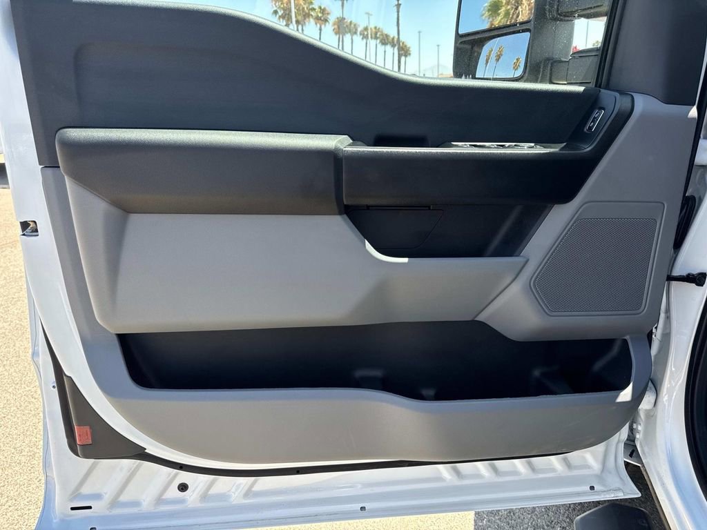 New 2025 Ford F350 XL w/ XL Chrome Package image 11