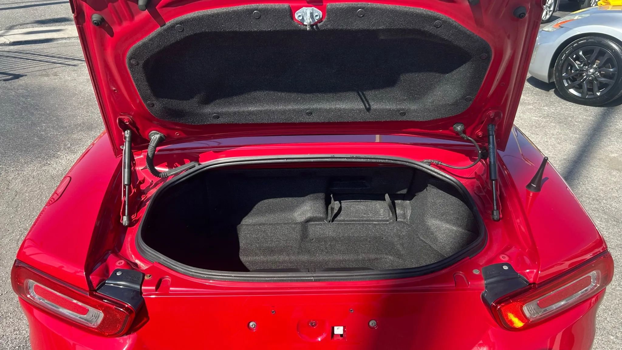 Used 2018 FIAT 124 Spider Abarth image 10