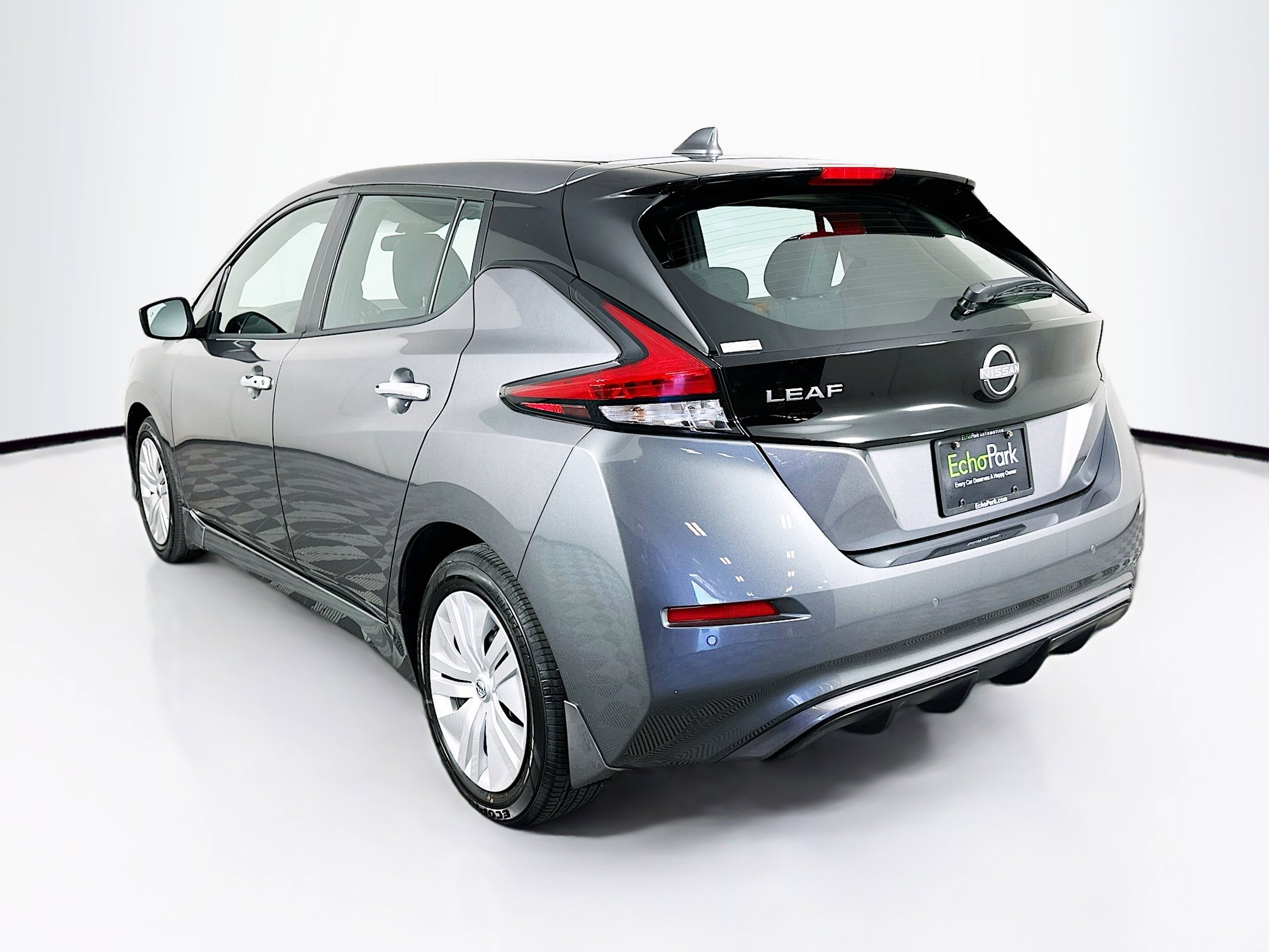Used 2024 Nissan Leaf S FWD image 5