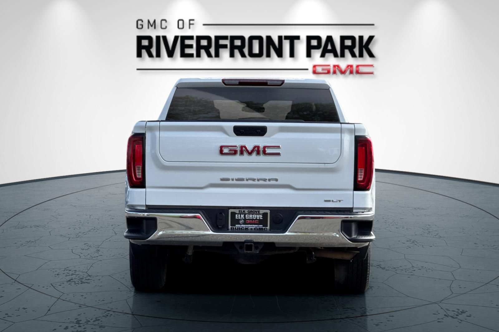 Used 2024 GMC Sierra 1500 SLT AWD/4WD image 4
