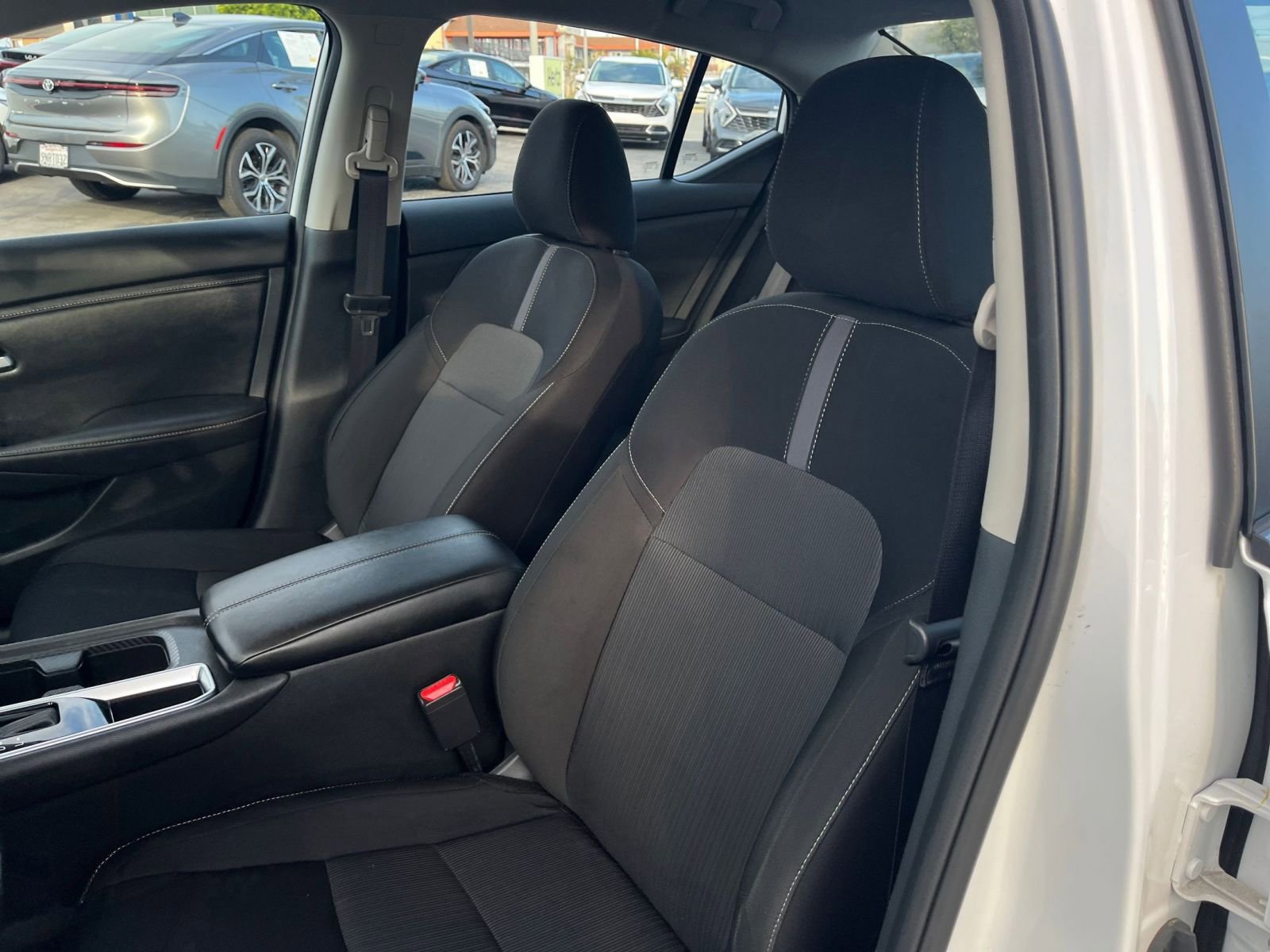 Used 2025 Nissan Sentra SV FWD image 27