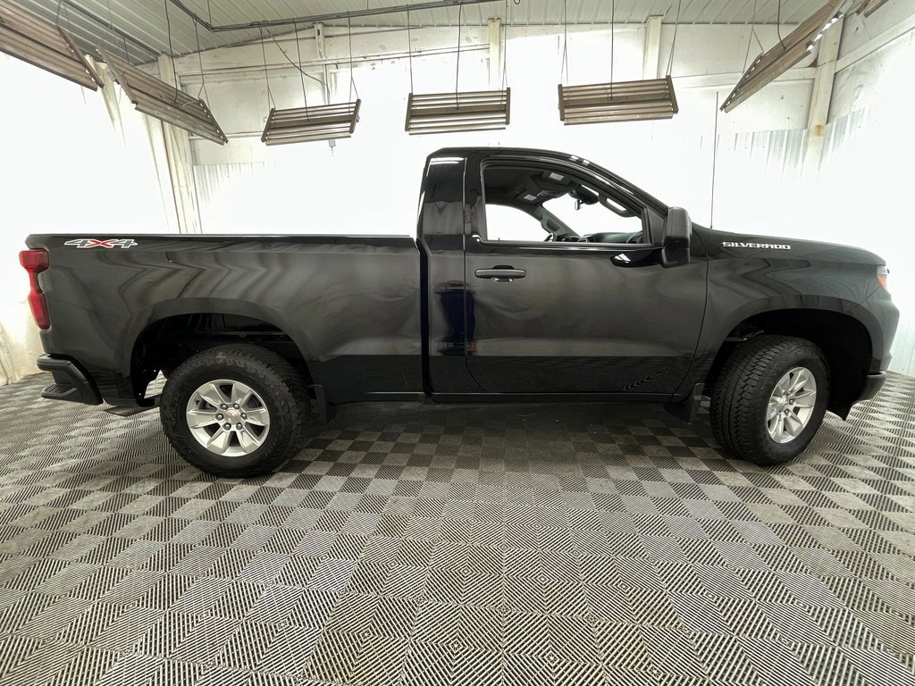 Used 2025 Chevrolet Silverado 1500 W/T w/ WT Value Package image 17