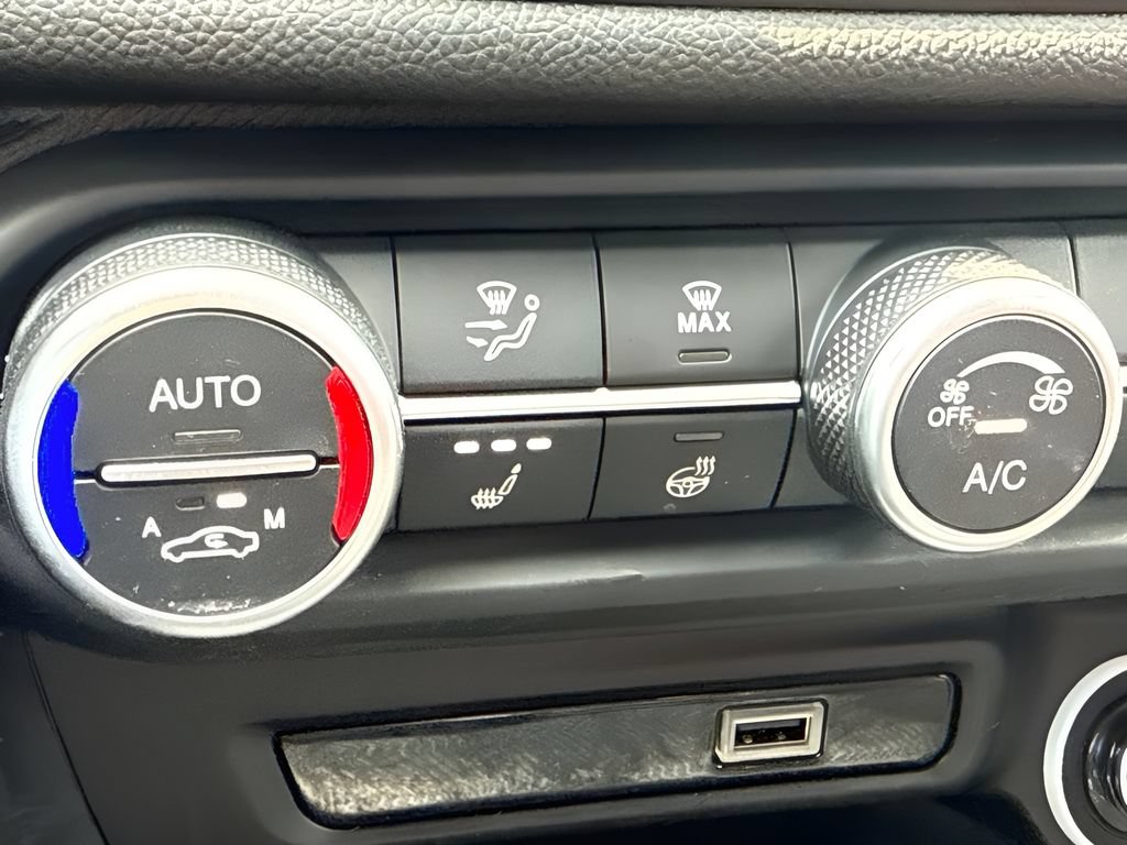 Used 2024 Alfa Romeo Giulia Veloce RWD image 19