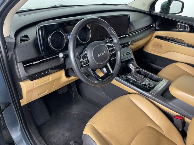 Used 2022 Kia Carnival EX FWD image 3