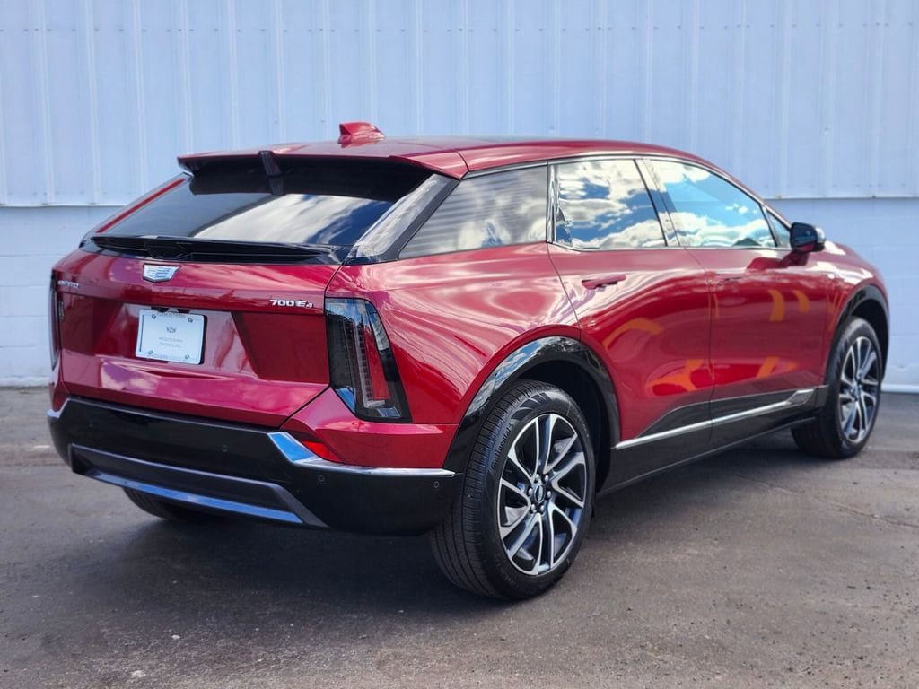 New 2026 Cadillac Optiq Sport 1 w/ LPO, Floor Liner Package AWD/4WD image 3