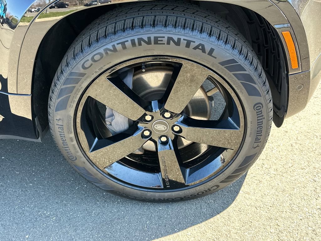 Certified 2023 Land Rover Defender 110 X-Dynamic SE image 7