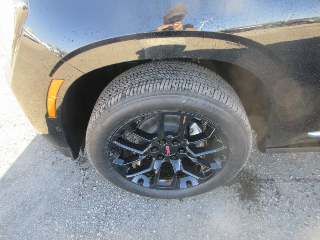 New 2026 GMC Yukon XL Denali w/ Sun & Power Step Package image 11