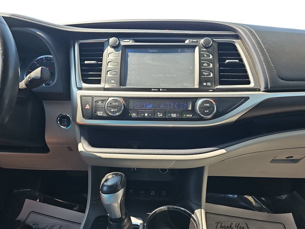Used 2014 Toyota Highlander Limited Platinum AWD/4WD image 20