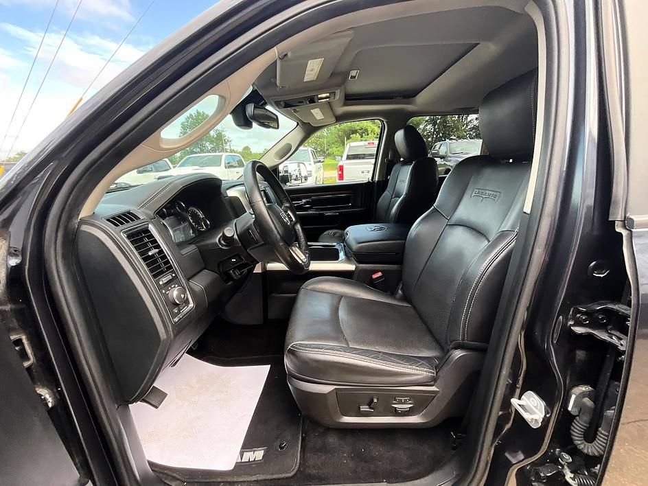 Used 2016 RAM 1500 Laramie w/ Convenience Group AWD/4WD image 17