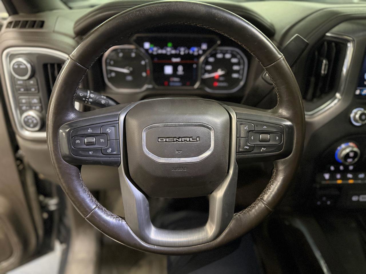 Used 2022 GMC Sierra 3500 Denali AWD/4WD image 22