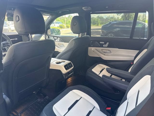 Used 2025 Mercedes-Benz GLS 63 AMG 4MATIC image 11