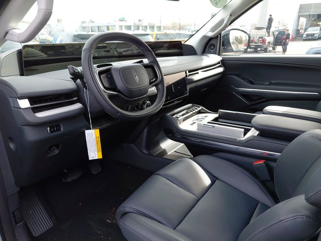New 2026 Lincoln Navigator L Premier image 12
