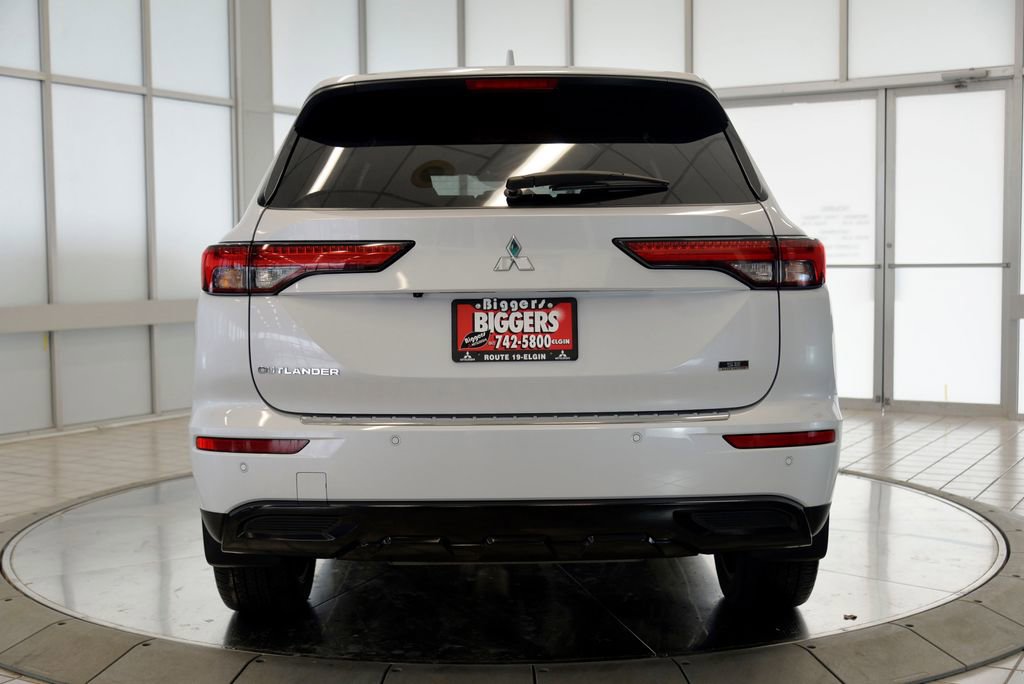 Used 2023 Mitsubishi Outlander SE Black Edition image 7