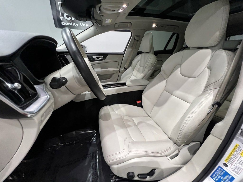 Used 2020 Volvo V60 T5 Cross Country w/ Protection Package Premier image 25