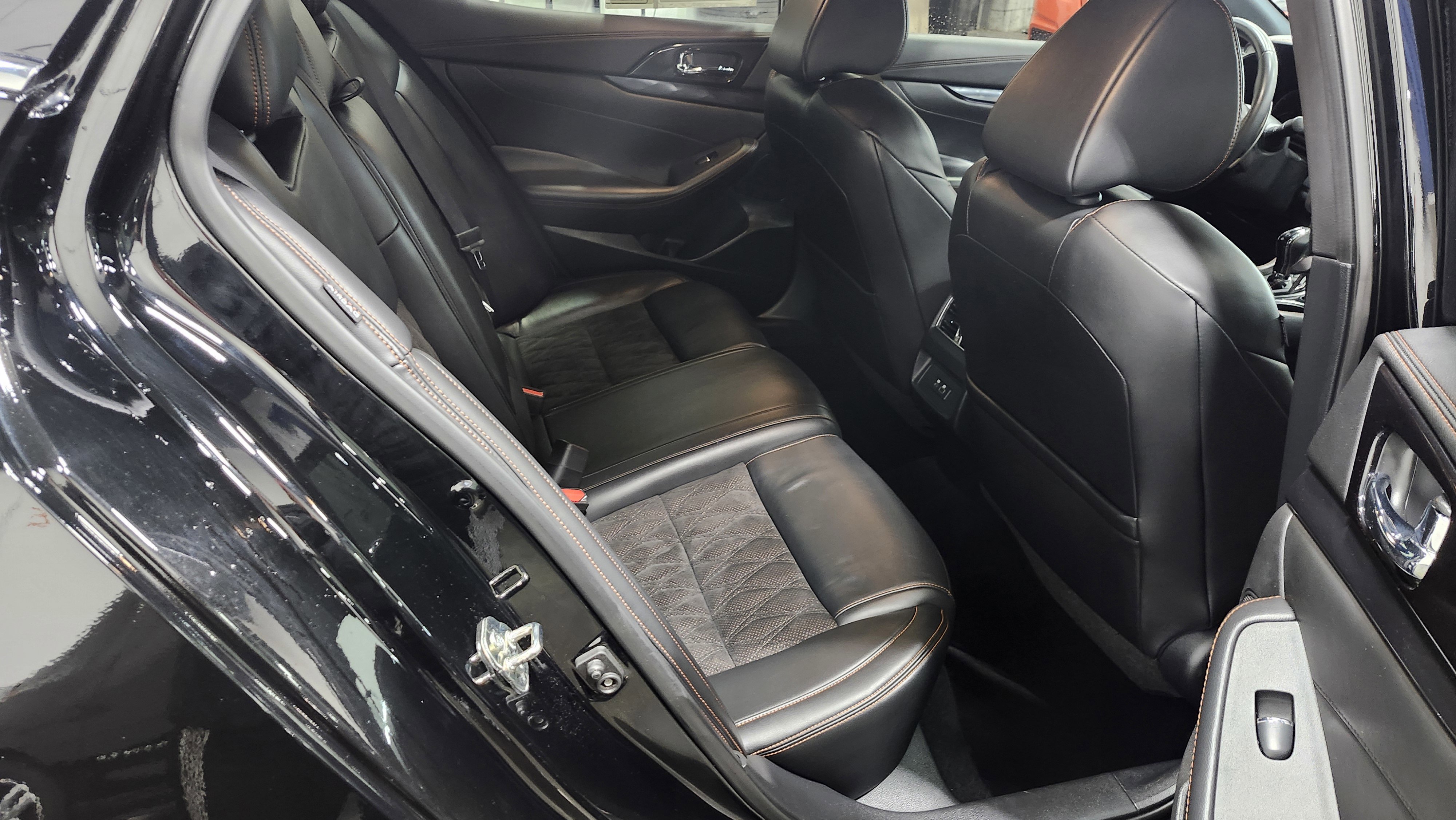 Used 2019 Nissan Maxima SR w/ Premium Package image 21