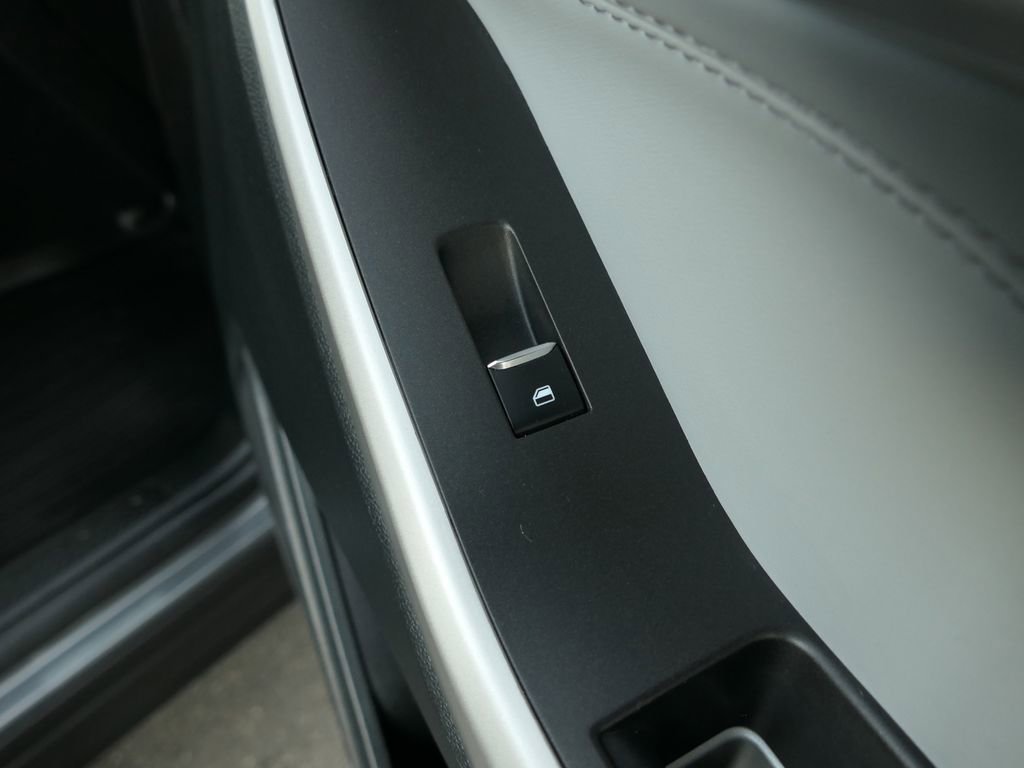 Used 2024 Ford Explorer XLT w/ Equipment Group 202A image 27