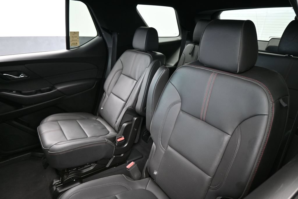 Used 2023 Chevrolet Traverse RS FWD image 43