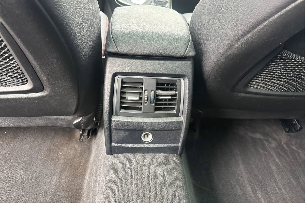 Used 2018 BMW 330i Gran Turismo xDrive image 20