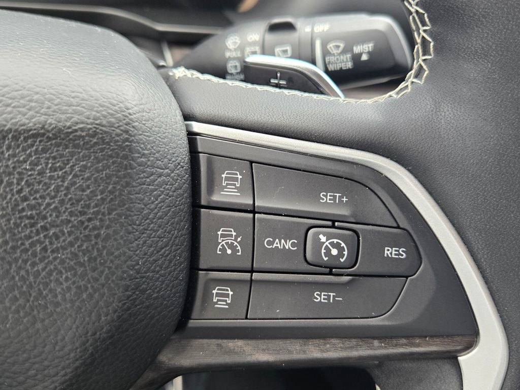 Used 2023 Jeep Grand Cherokee L Limited w/ Black Appearance Package RWD image 27