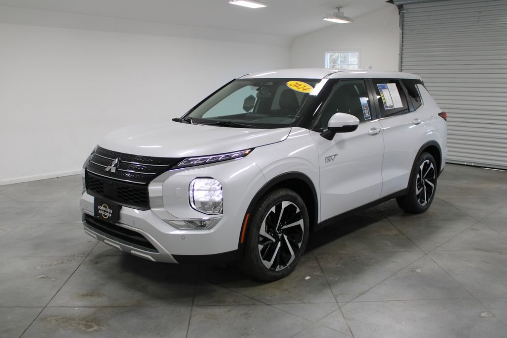 Used 2024 Mitsubishi Outlander 4WD Plug-In Hybrid image 4