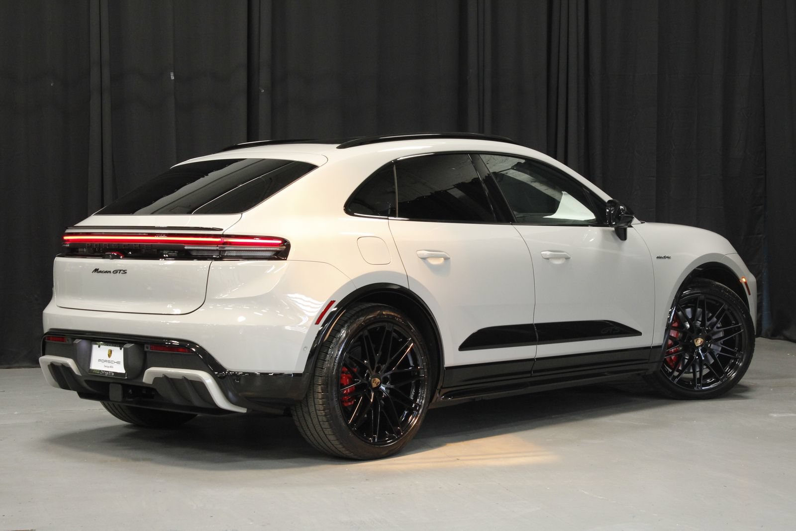 New 2026 Porsche Macan GTS Electric AWD/4WD image 5