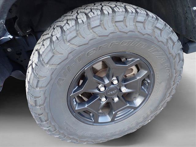 Used 2022 Jeep Gladiator Overland AWD/4WD image 3