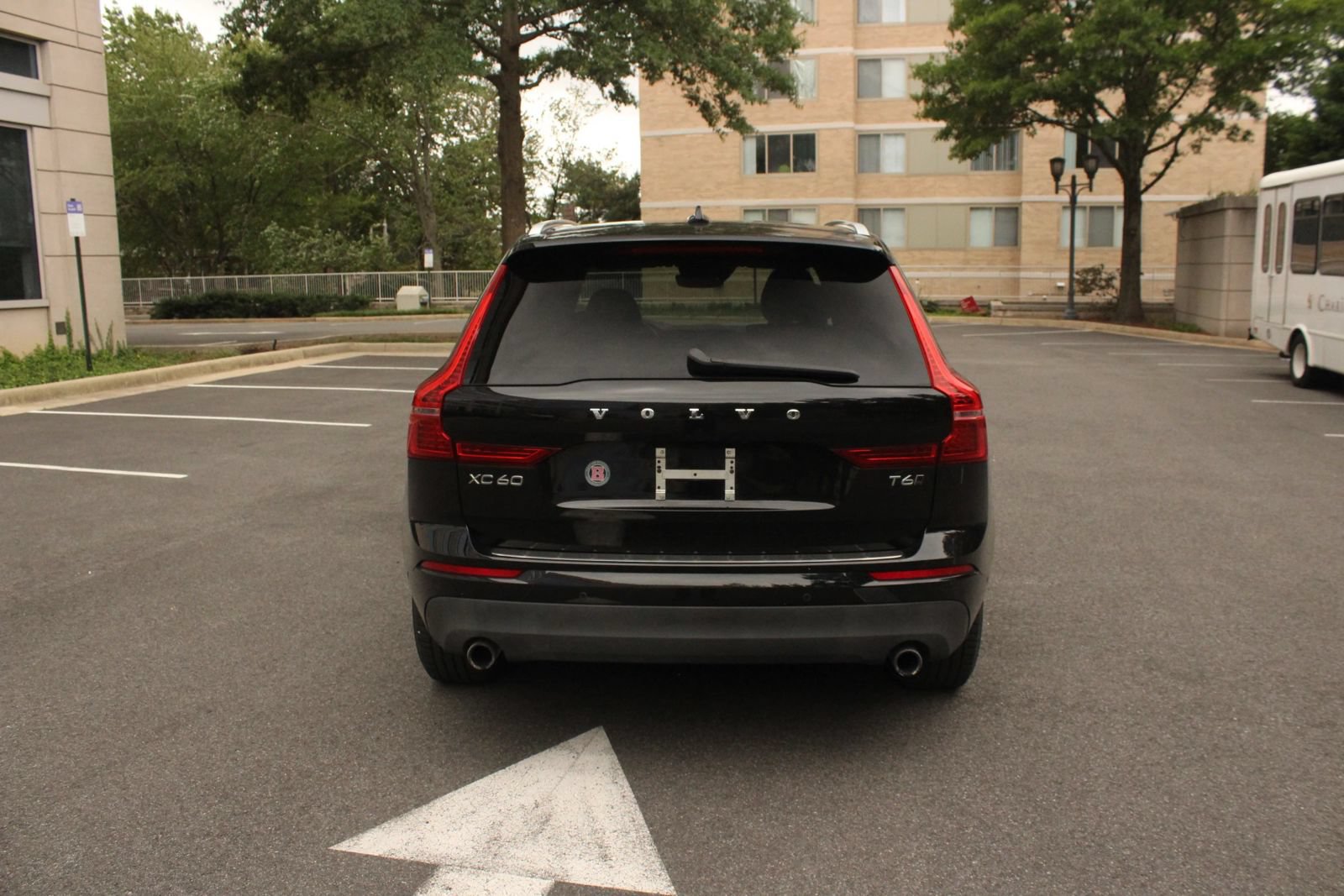 Used 2018 Volvo XC60 T6 Momentum w/ Convenience Package AWD/4WD image 8