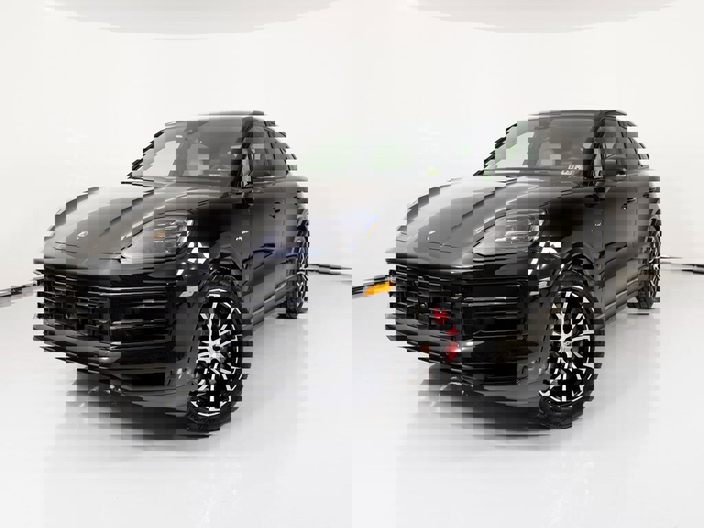 New 2025 Porsche Cayenne S image 1