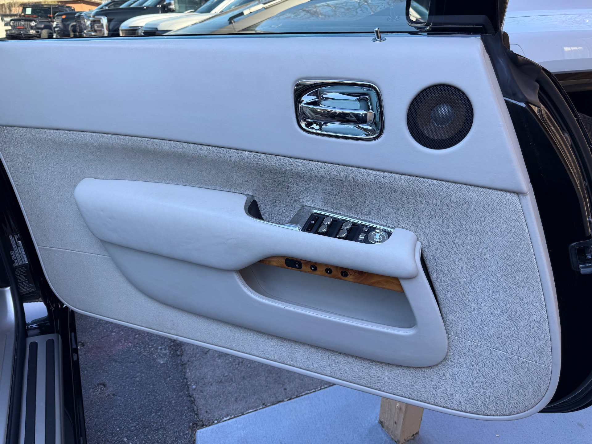 Used 2014 Rolls-Royce Wraith image 50