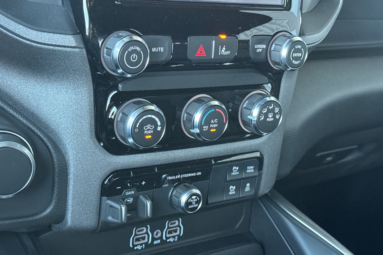 New 2027 RAM 1500 Express AWD/4WD image 18