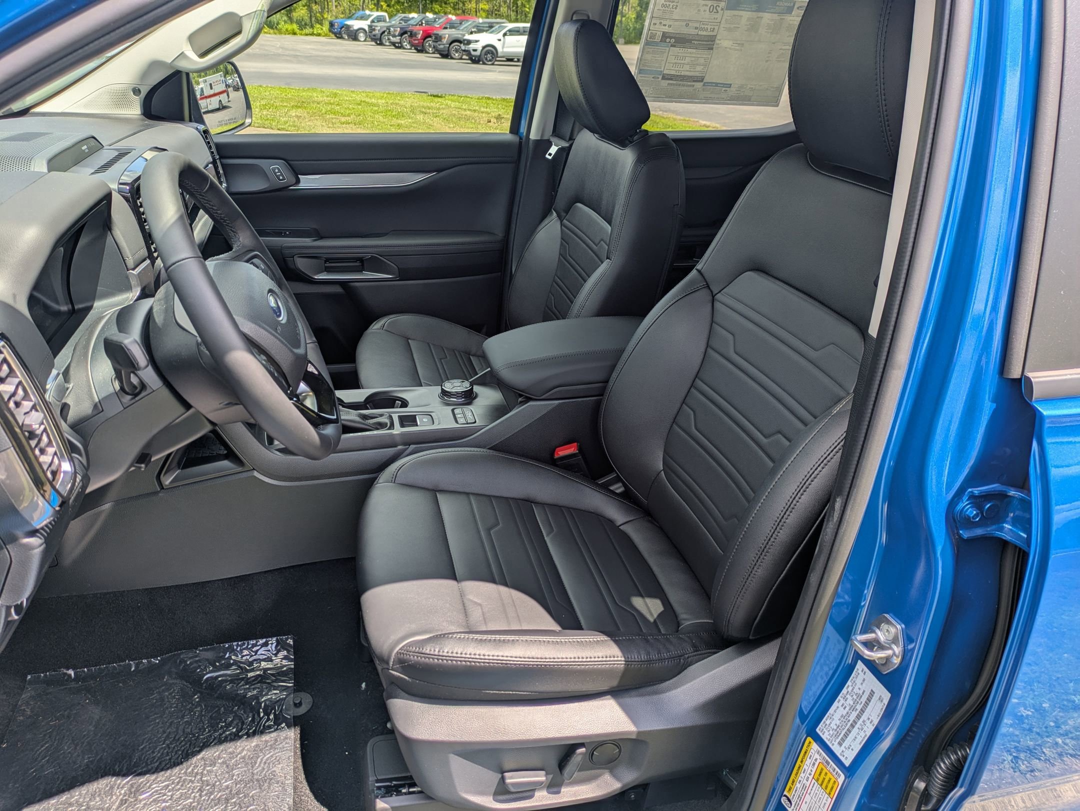 New 2025 Ford Ranger Lariat w/ FX4 Off-Road Package AWD/4WD image 4