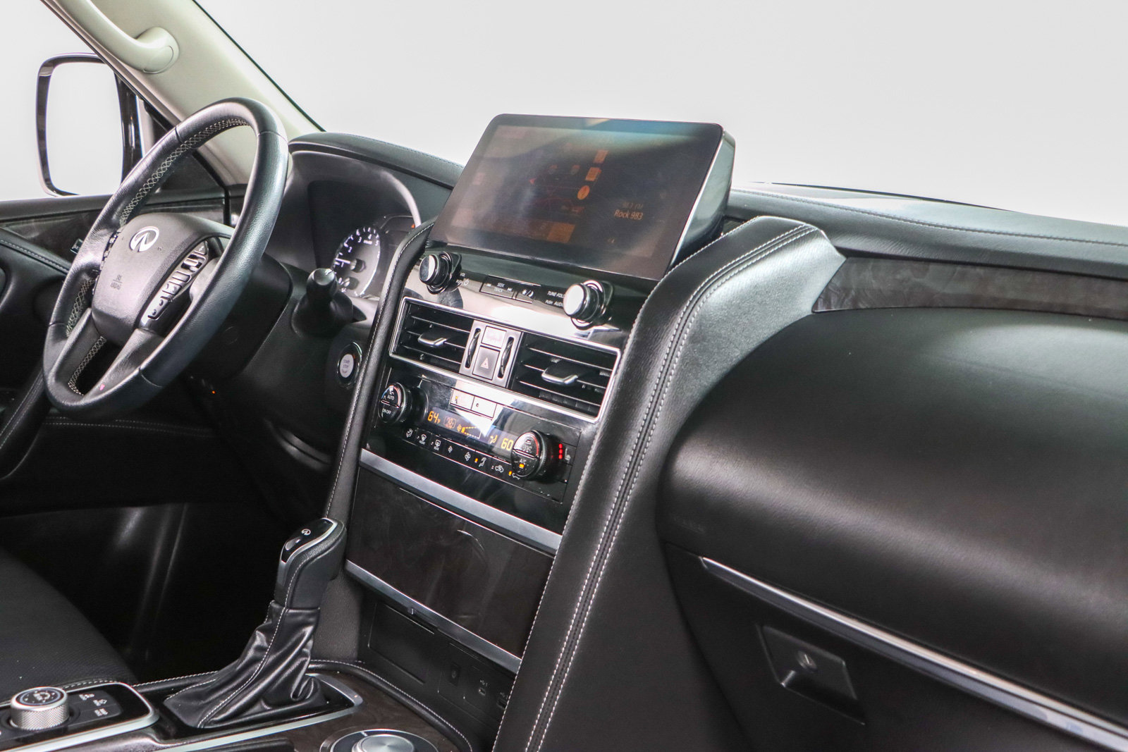 Used 2024 INFINITI QX80 Luxe w/ Cargo Package image 29