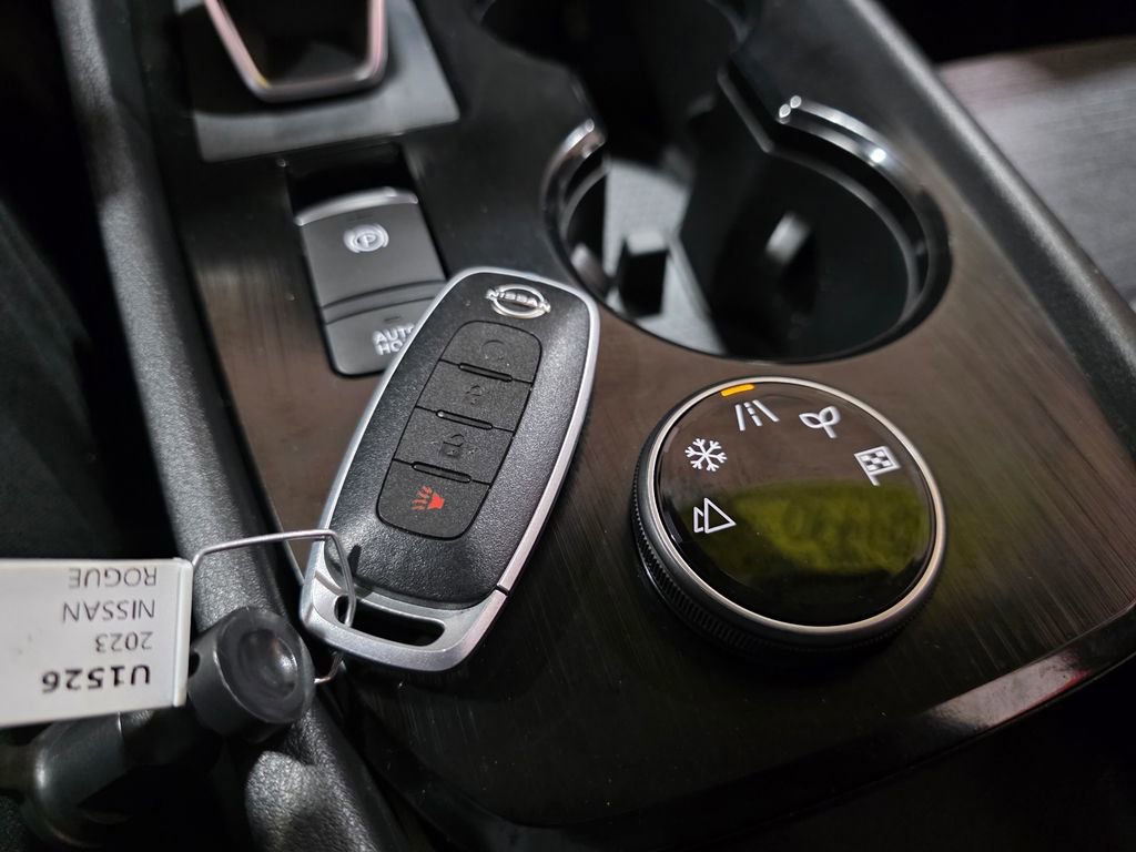 Used 2023 Nissan Rogue SV image 21