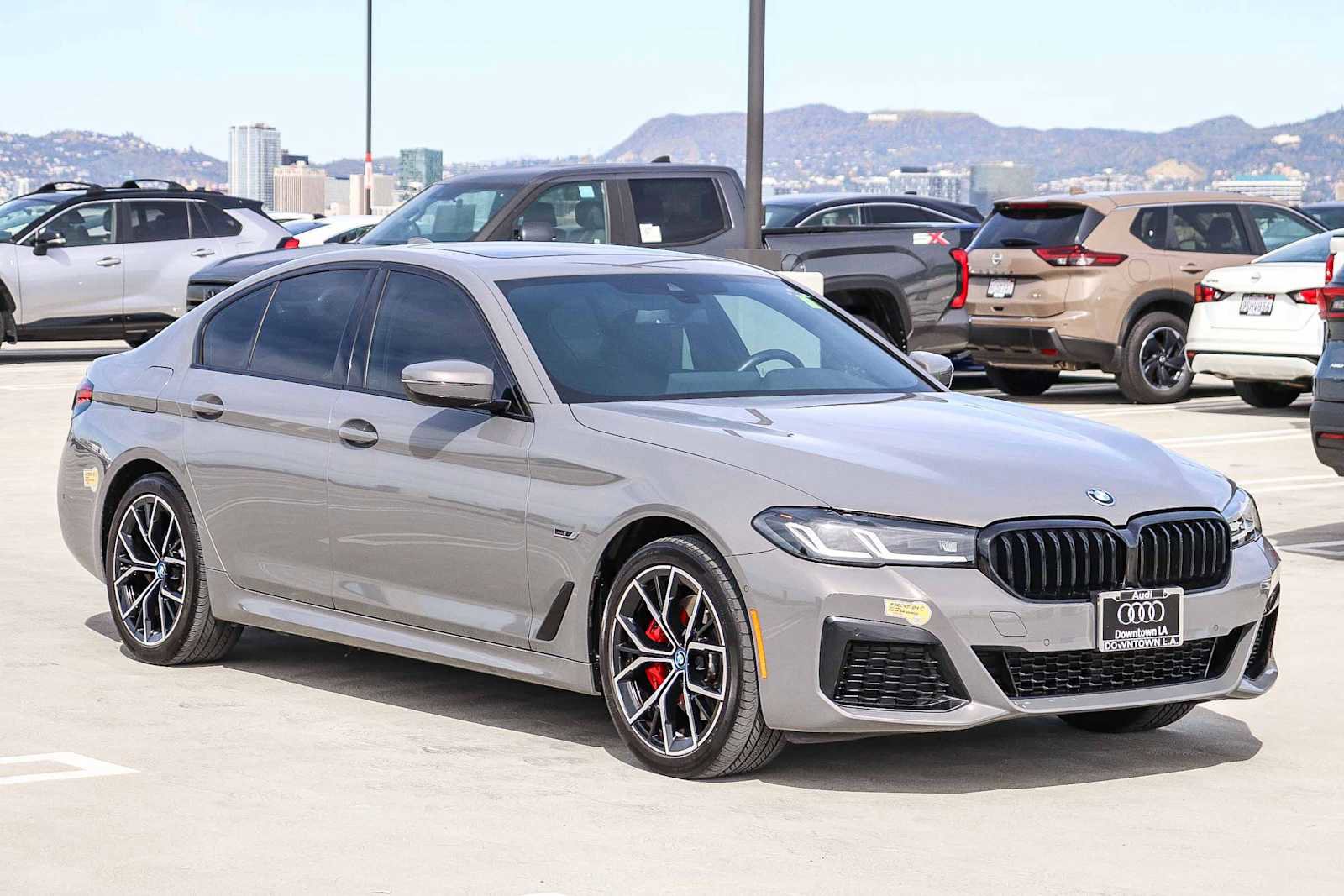 Used 2022 BMW 530e w/ M Sport Package image 3