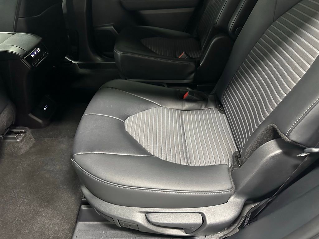 Used 2025 Toyota Highlander XSE image 49