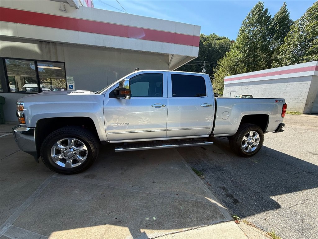 Used 2019 Chevrolet Silverado 2500 LTZ w/ Duramax Plus Package AWD/4WD image 15