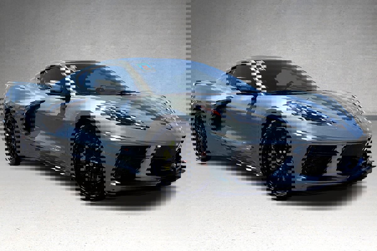 Used 2024 Chevrolet Corvette Stingray Coupe w/ Z51 Performance Package image 2