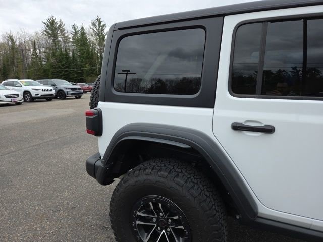 Used 2024 Jeep Wrangler Unlimited Rubicon w/ XTREMEE 35" Tire Package AWD/4WD image 33