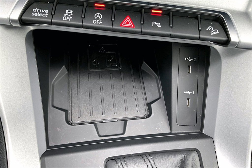 Used 2025 Audi Q3 2.0T Premium w/ Convenience Package image 15